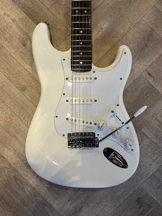 Fender Squier Strat - white - REFRESHED & RENEWED