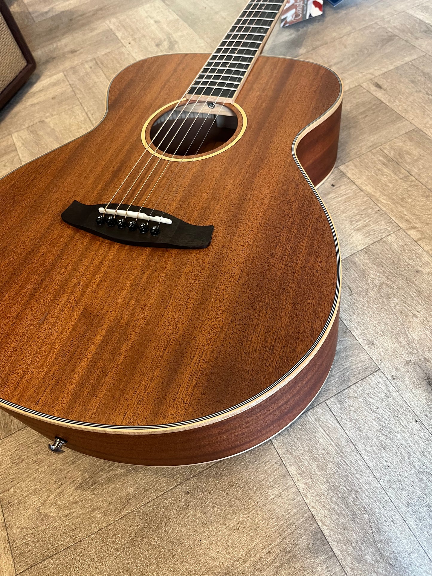 Solid Top "Union" series, solid top mahogany acoustic guitar